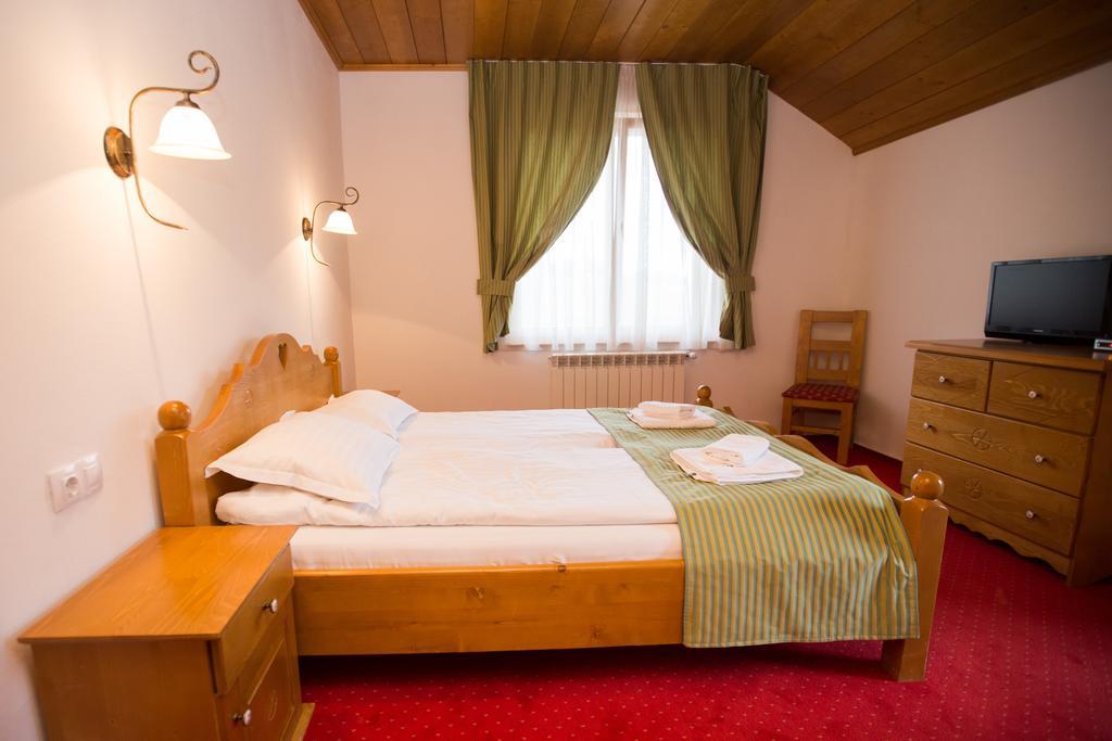 Pensiunea Sureanu Tău Bistra Exterior foto